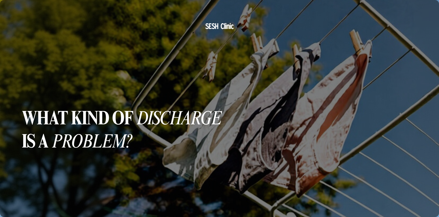 A healthcare professional wearing blue gloves holding a swab and sample tube, preparing for an STI test — SESH Clinic banner titled “When Is the Right Time to Get an STI Test?